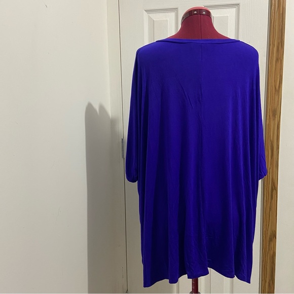 ZENANA woman blue knit oversized, short sleeves pullover top. Size L. Used. - Picture 3 of 6
